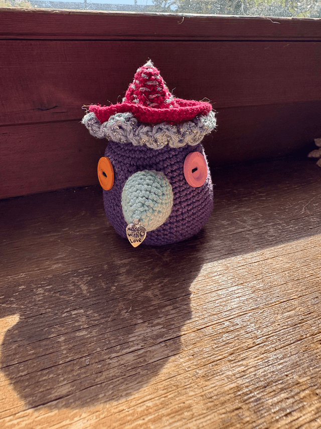Le corbeau et les chapeaux