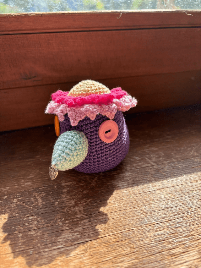 Le corbeau et les chapeaux