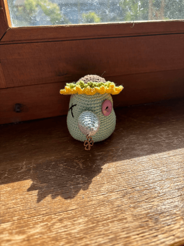 Le corbeau et les chapeaux