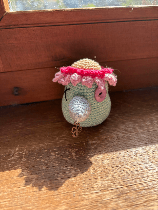 Le corbeau et les chapeaux